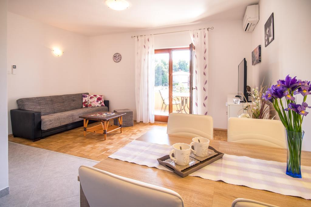 Apartments Iva Krk Town Eksteriør billede