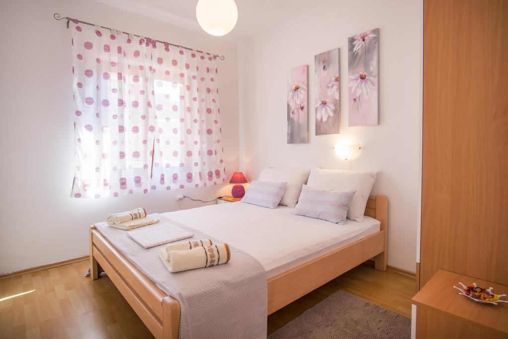 Apartments Iva Krk Town Eksteriør billede